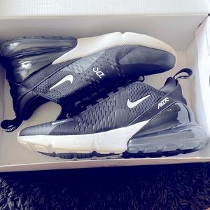 Nike 270s